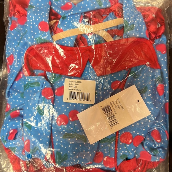 Cherry print dance costume - Picture 3 of 3